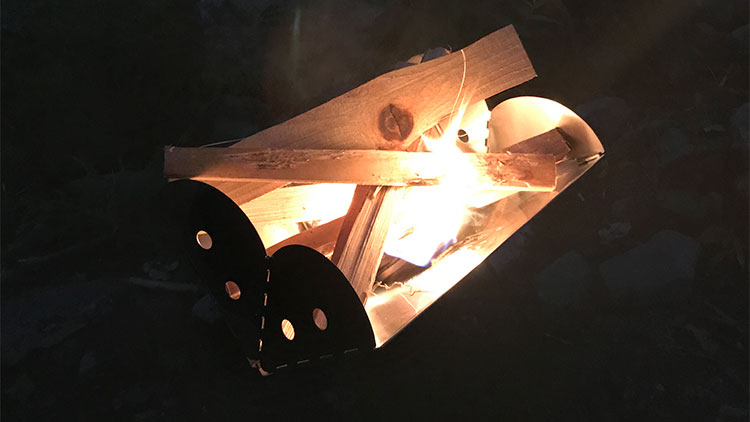 UCO（ユーコ）フラットパックで焚き火